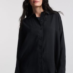 LUXE TOUCH BUTTON-UP SHIRT IN BLACK
