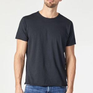 RAW EDGE NECK T-SHIRT IN BLACK