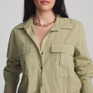 DOUBLE POCKET BUTTON-UP SHIRT IN TEA